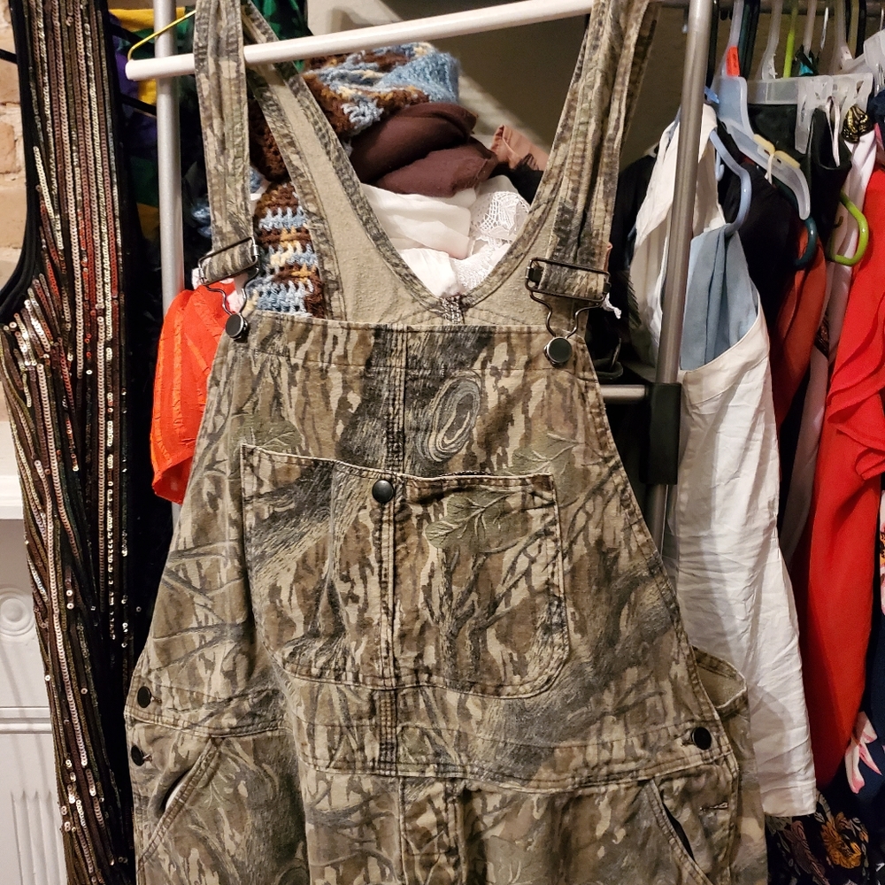Hunting clothes - Picture 2 of 4